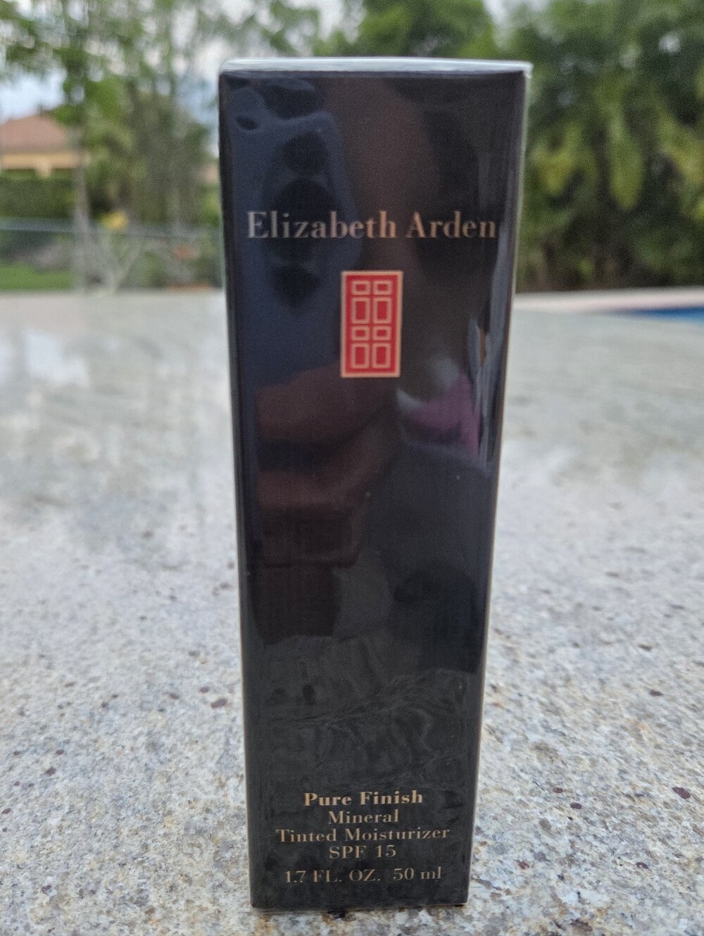 Elizabeth Arden Pure Finish Mineral Tinted Moisturizer SPF 15 Deep 04